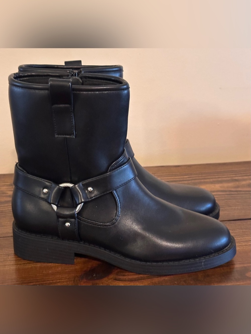 Dolce Vita Pondo Black Ankle Boots Size 8 NWOT Studded Strap
